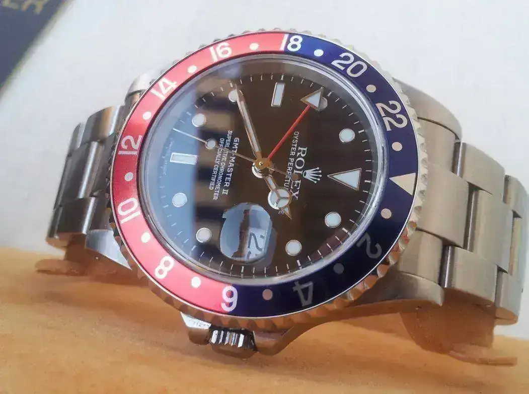 Rolex-GMT-Master-II-16710-serie-K-162.webp