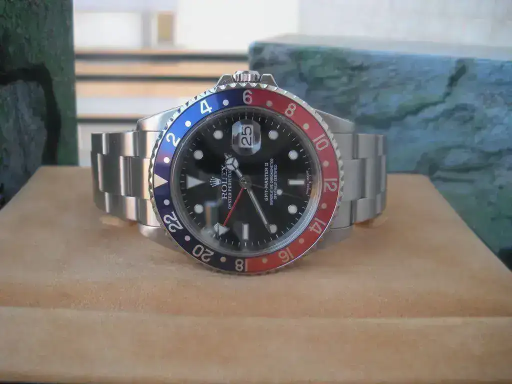 Rolex-GMT-Master-II-16710-serie-K-25.webp