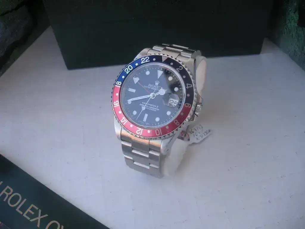 Rolex-GMT-Master-II-16710-serie-K-32.webp