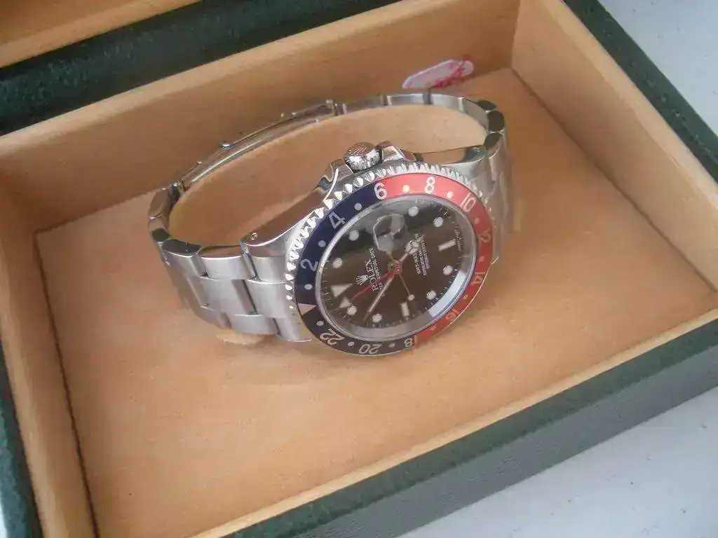 Rolex-GMT-Master-II-16710-serie-K-93.webp