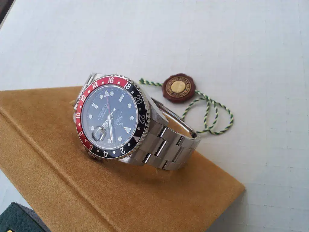 Rolex-GMT-Master-II-16710T-serie-F-2004-19.webp