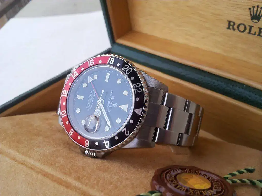 Rolex-GMT-Master-II-16710T-serie-F-2004-21.webp