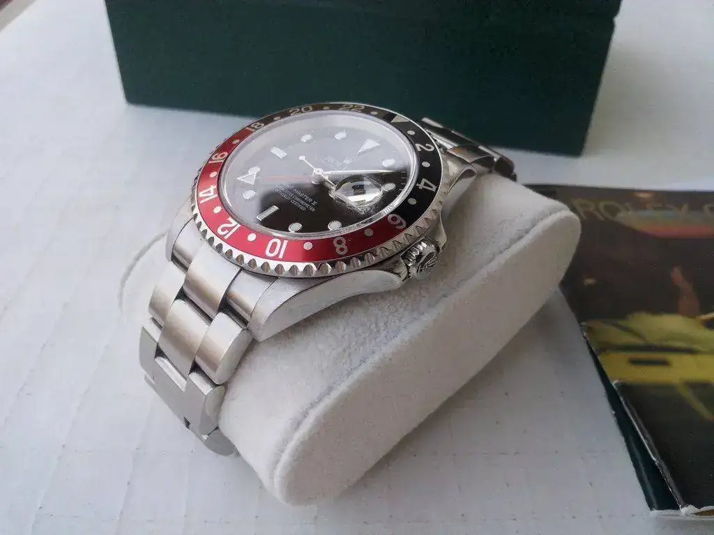 Rolex-GMT-Master-II-16710T-serie-F-2004-30.webp