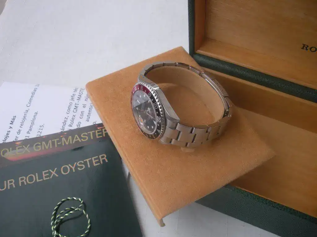 Rolex-GMT-Master-II-16710T-serie-F-2004-33.webp