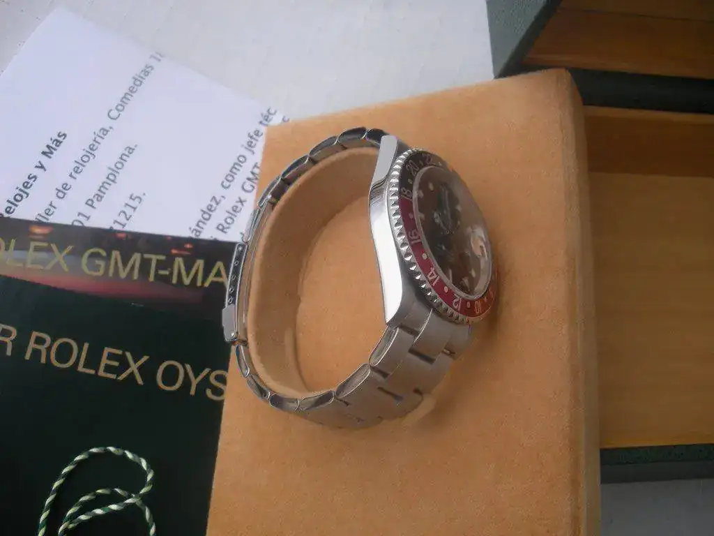 Rolex-GMT-Master-II-16710T-serie-F-2004-37.webp