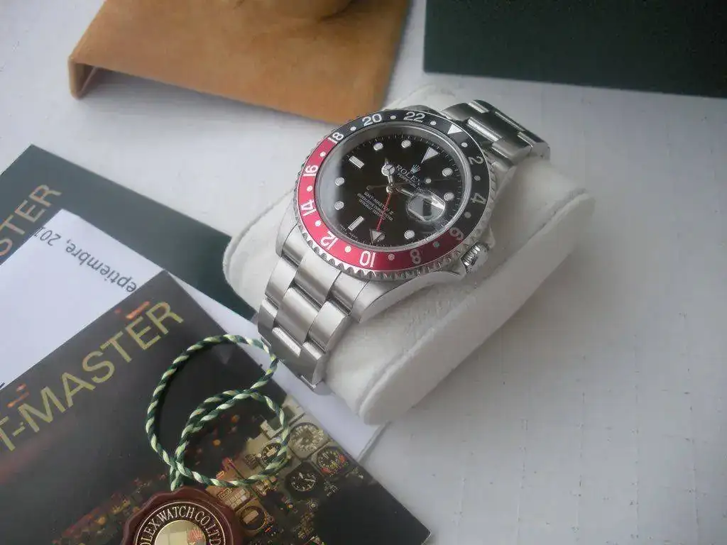 Rolex-GMT-Master-II-16710T-serie-F-2004-59.webp