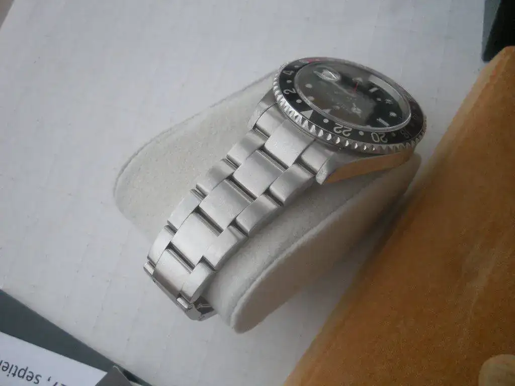 Rolex-GMT-Master-II-16710T-serie-F-2004-64.webp