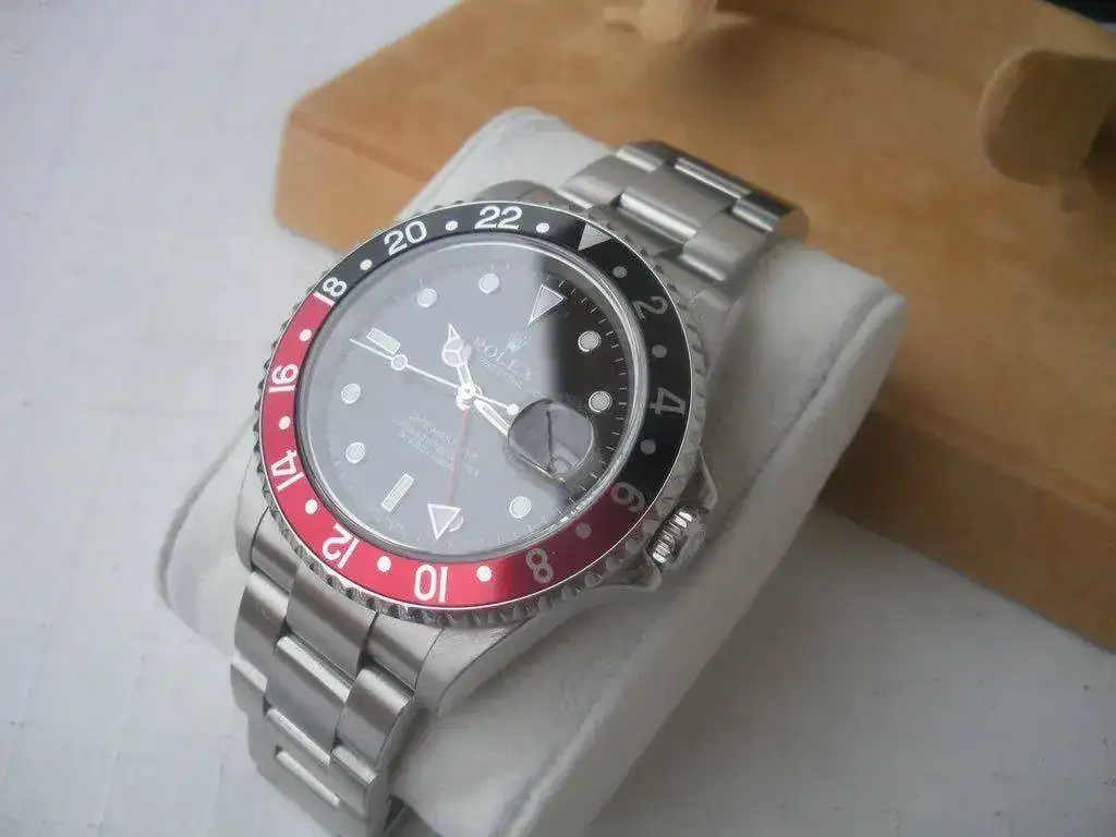 Rolex-GMT-Master-II-16710T-serie-F-2004-66.webp