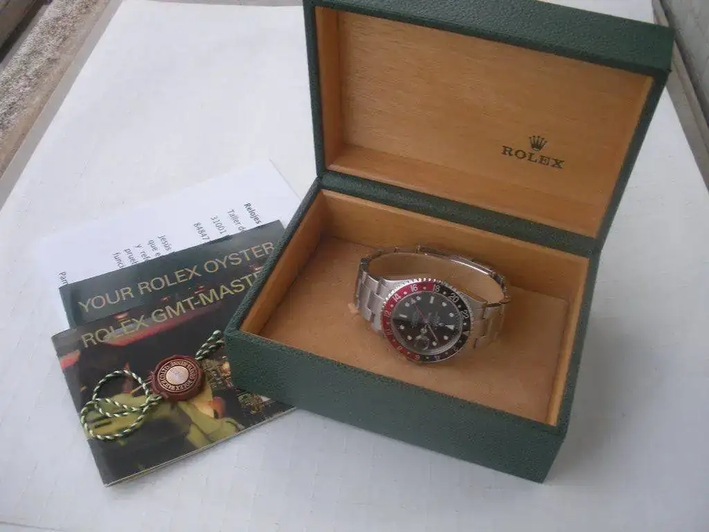 Rolex-GMT-Master-II-16710T-serie-F-2004-79.webp