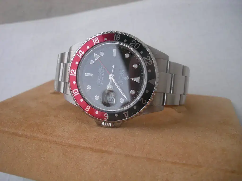 Rolex-GMT-Master-II-16710T-serie-F-2004-94.webp
