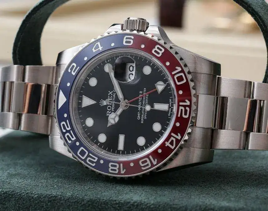 Rolex-GMT-Master-II-Red-Blue-116719-BLRO-15.webp