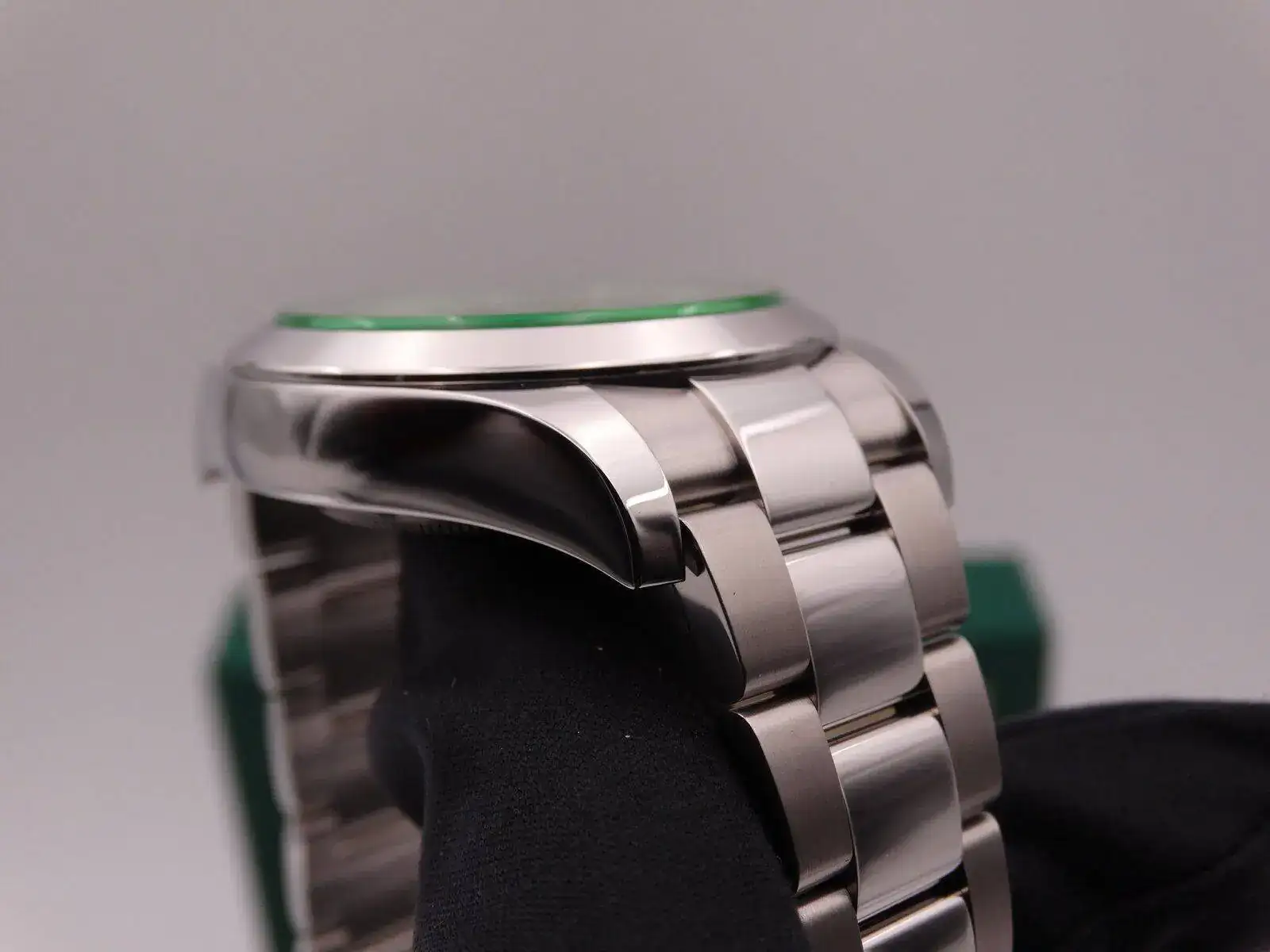 rolex milgauss green 116400gv 9248.webp