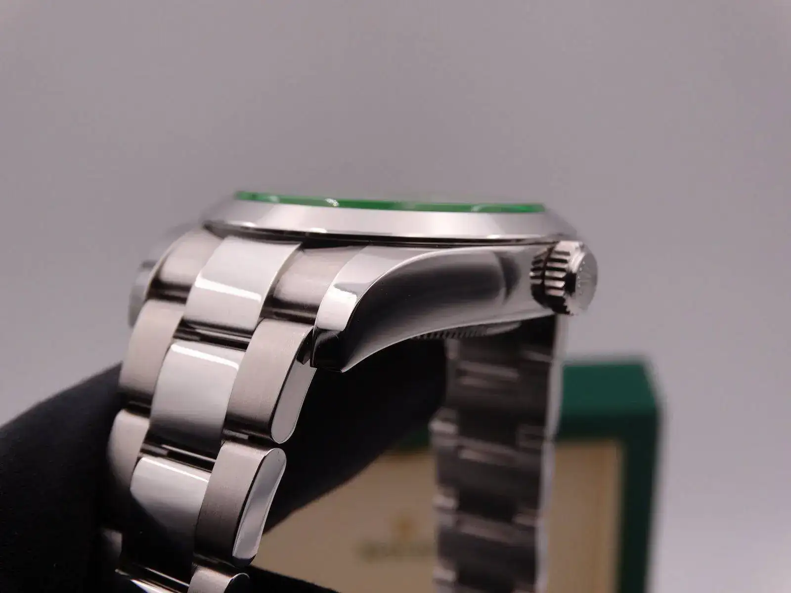 rolex milgauss green 116400gv 9249.webp