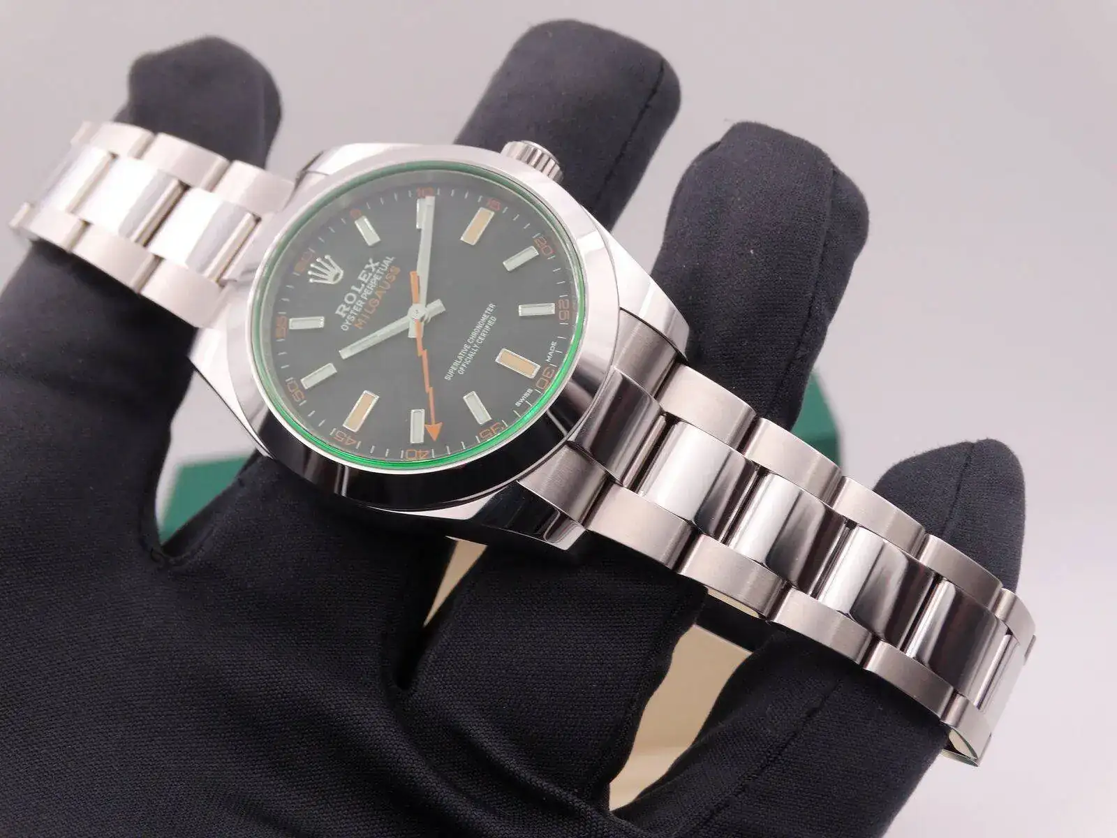rolex milgauss green 116400gv 9252.webp