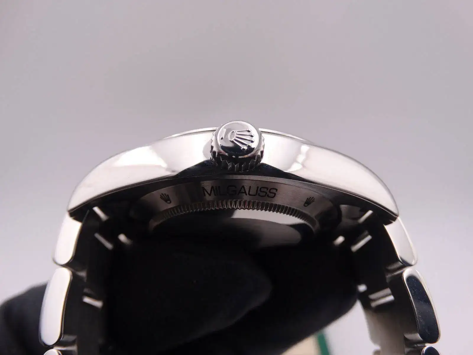 Rolex Milgauss White 116400  05686.webp