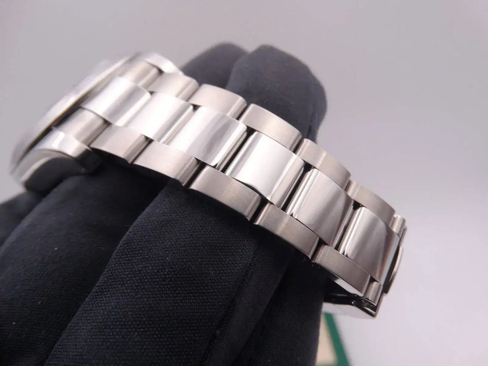 Rolex Milgauss White 116400  05688.webp