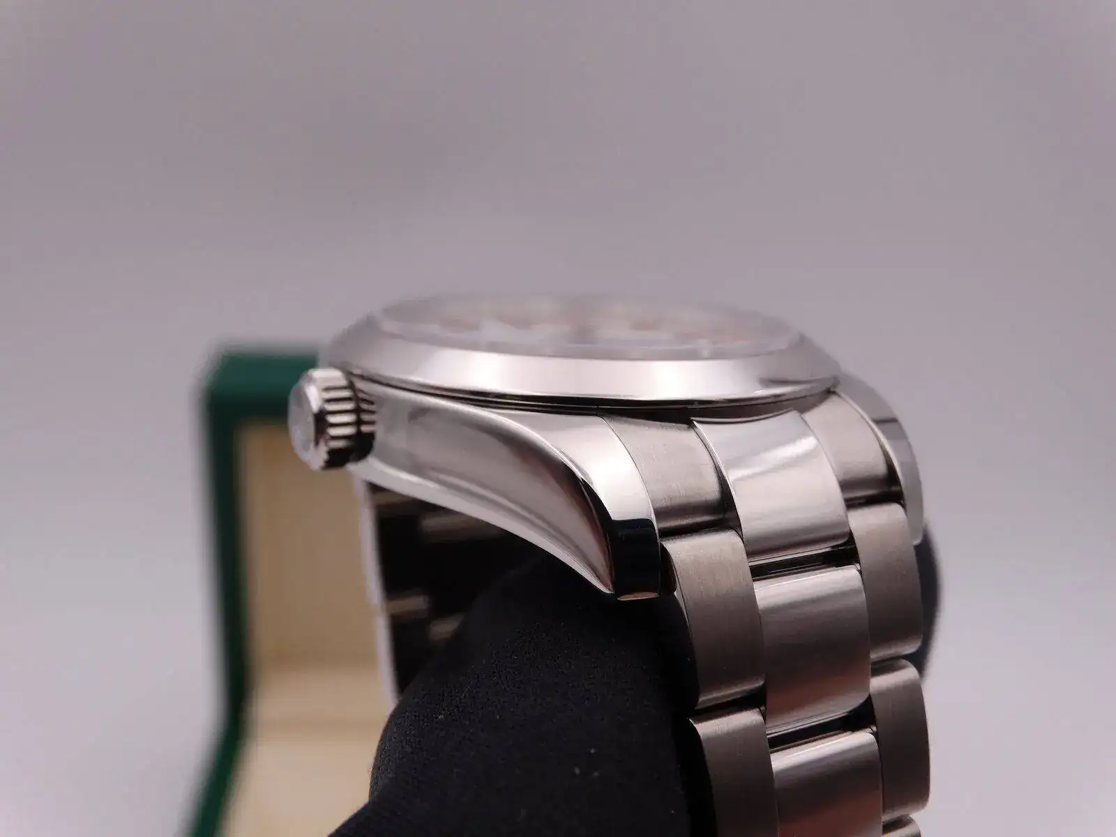 Rolex Milgauss White 116400  05695.webp