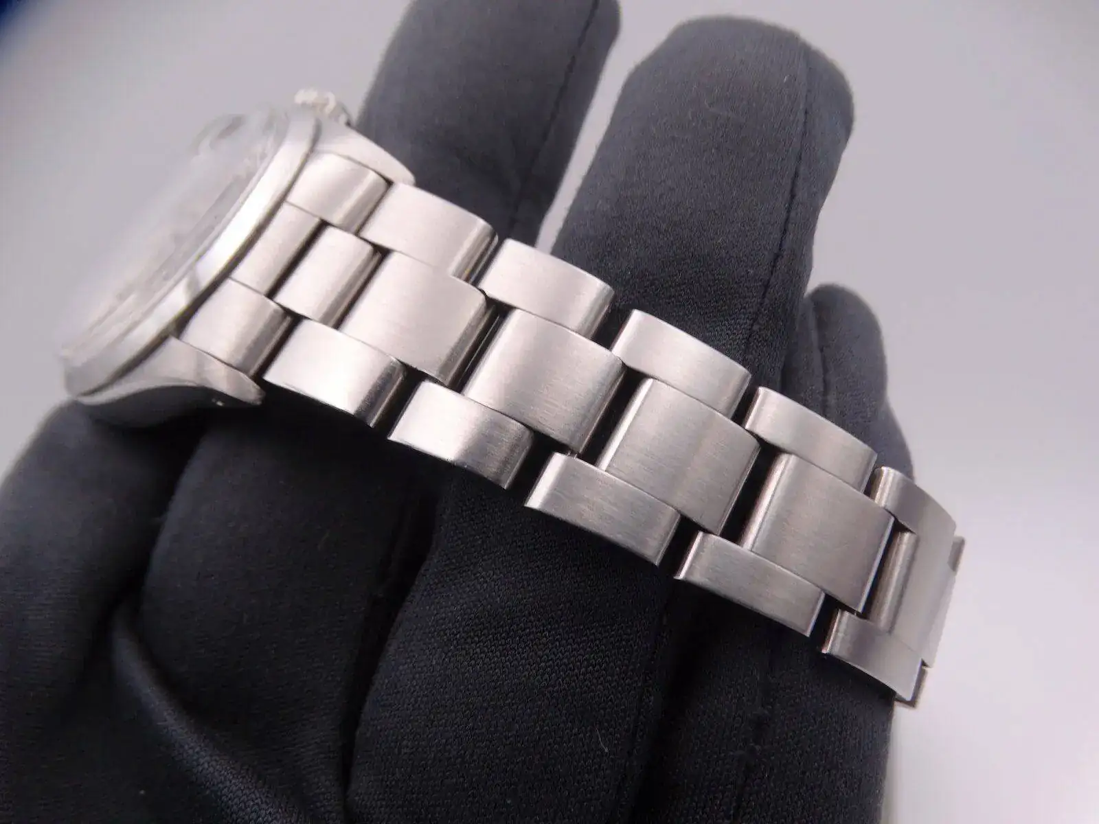 Rolex Oyster Date 15200 09667.webp