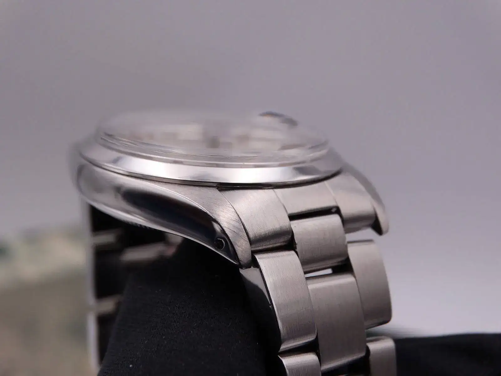Rolex Oyster Date 15200 09672.webp