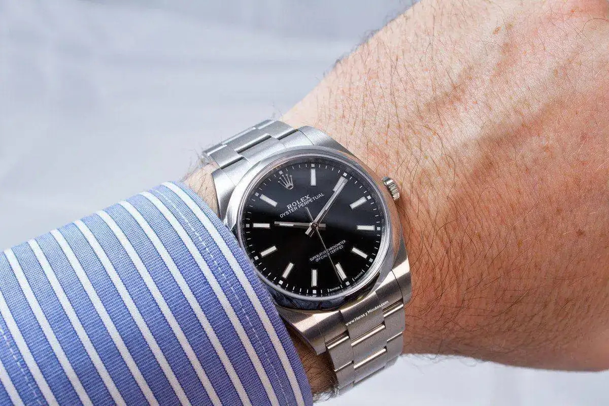 Rolex-Oyster-Perpetua-9-Horas-y-Minutos.webp