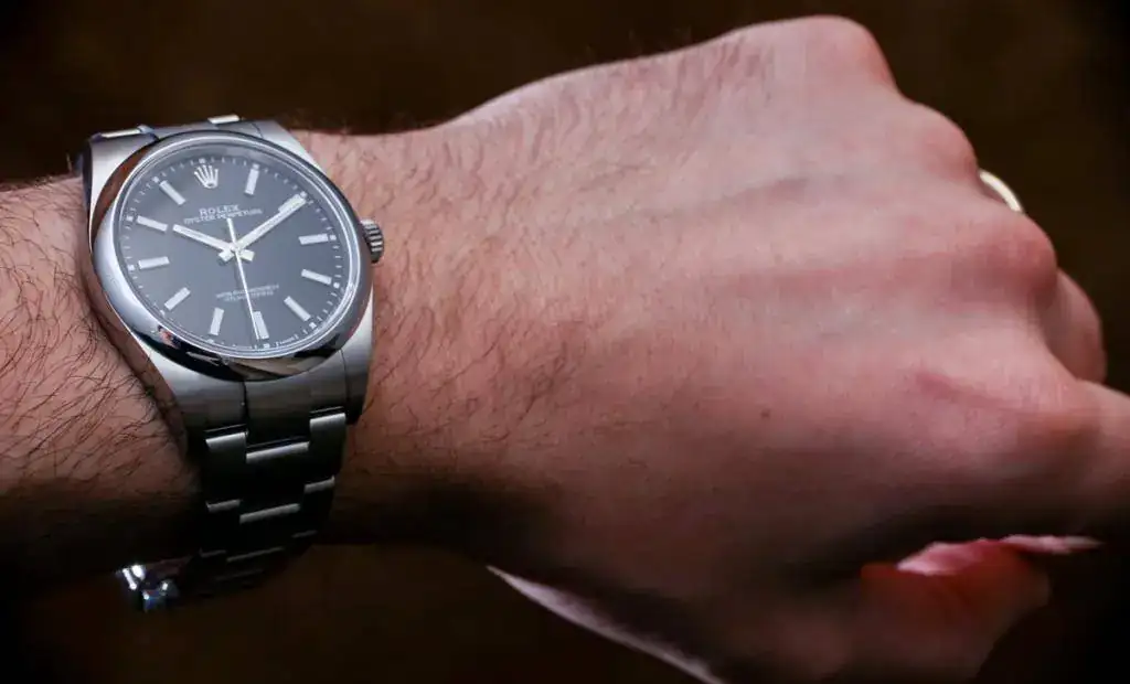 Rolex-Oyster-Perpetual-39-114300-watch-14.webp