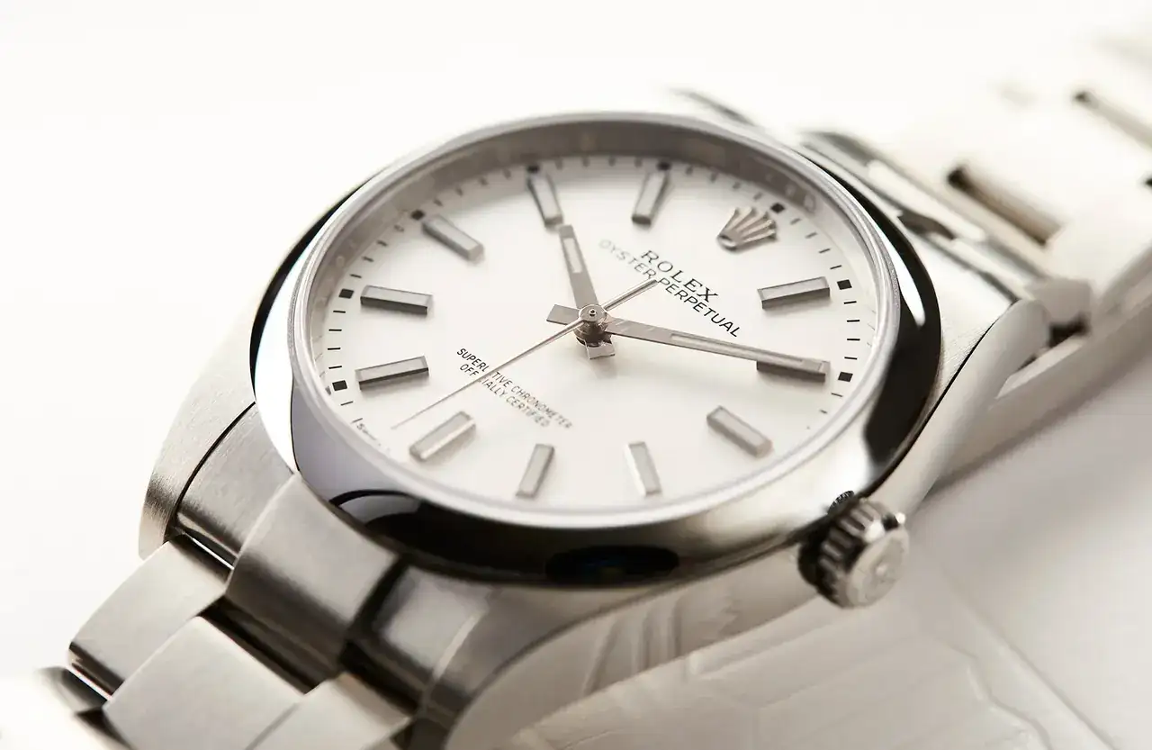 Rolex-Oyster-Perpetual-39-white-5-845x550@2x.webp