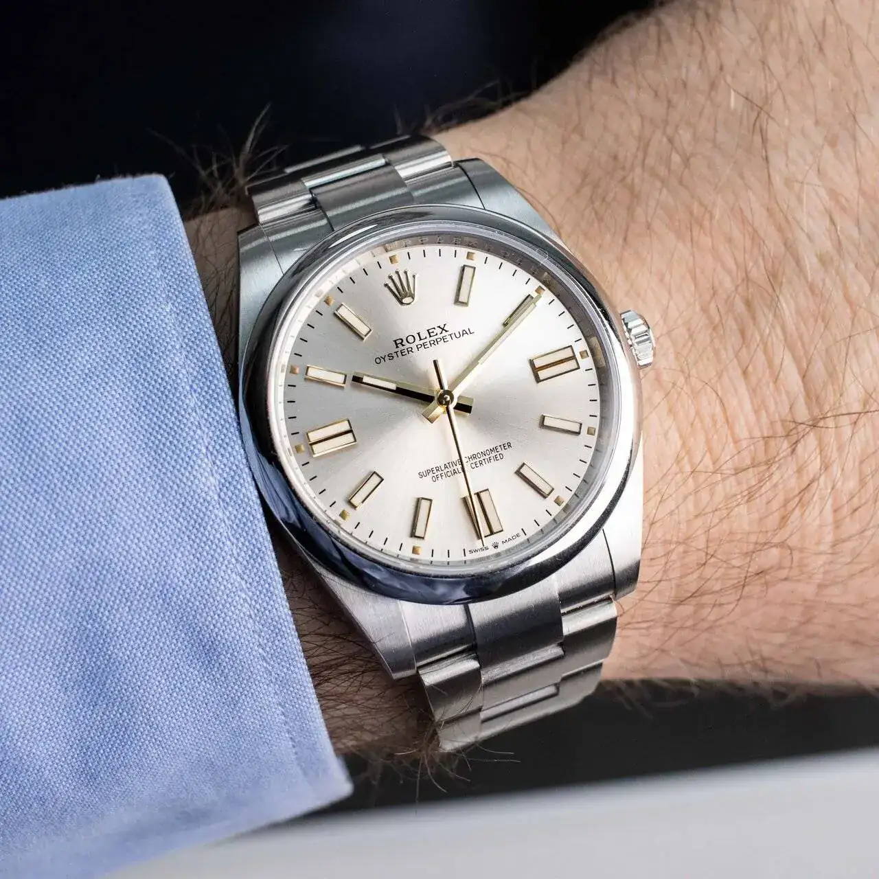 Rolex-Oyster-Perpetual-41-silver-dial-124300-0001-review-2.webp