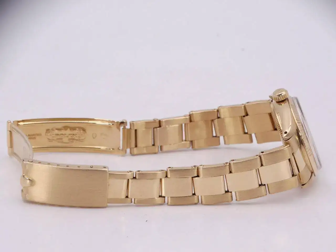 Rolex Oyster Perpetual 6751 gold lady 01187.webp