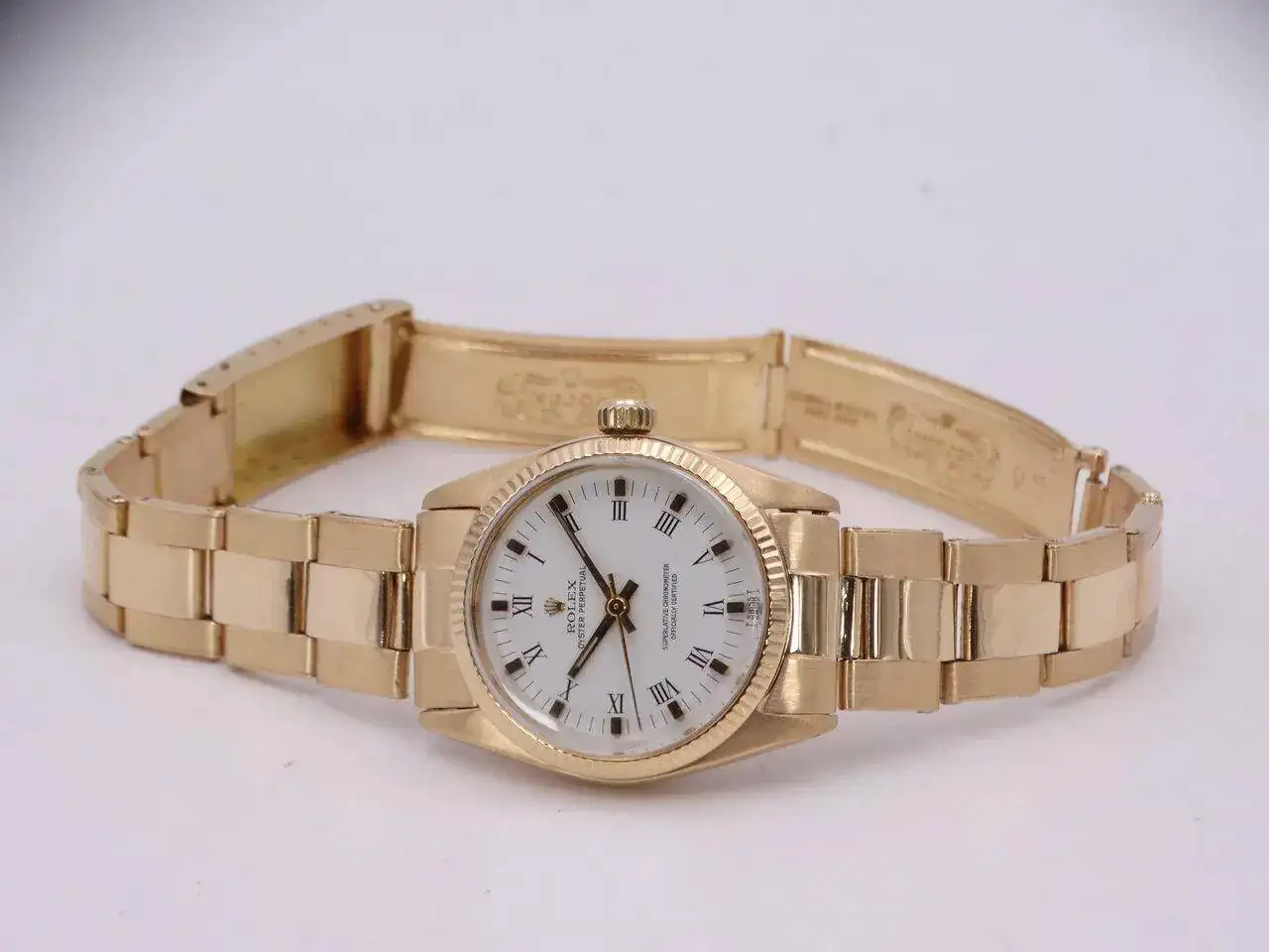 Rolex Oyster Perpetual 6751 gold lady 01189.webp