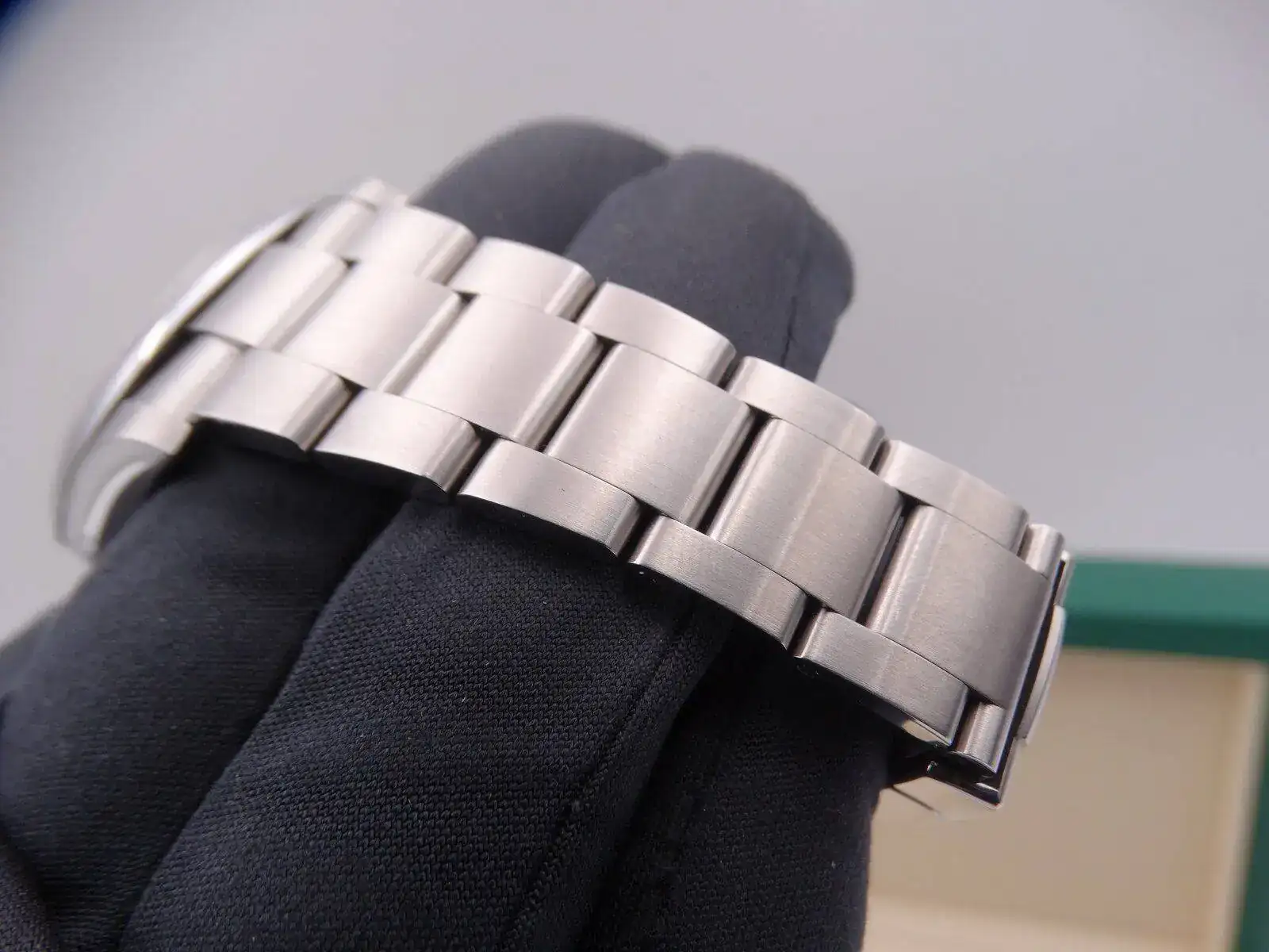 Rolex Oyster Perpetual Blue 00353.webp
