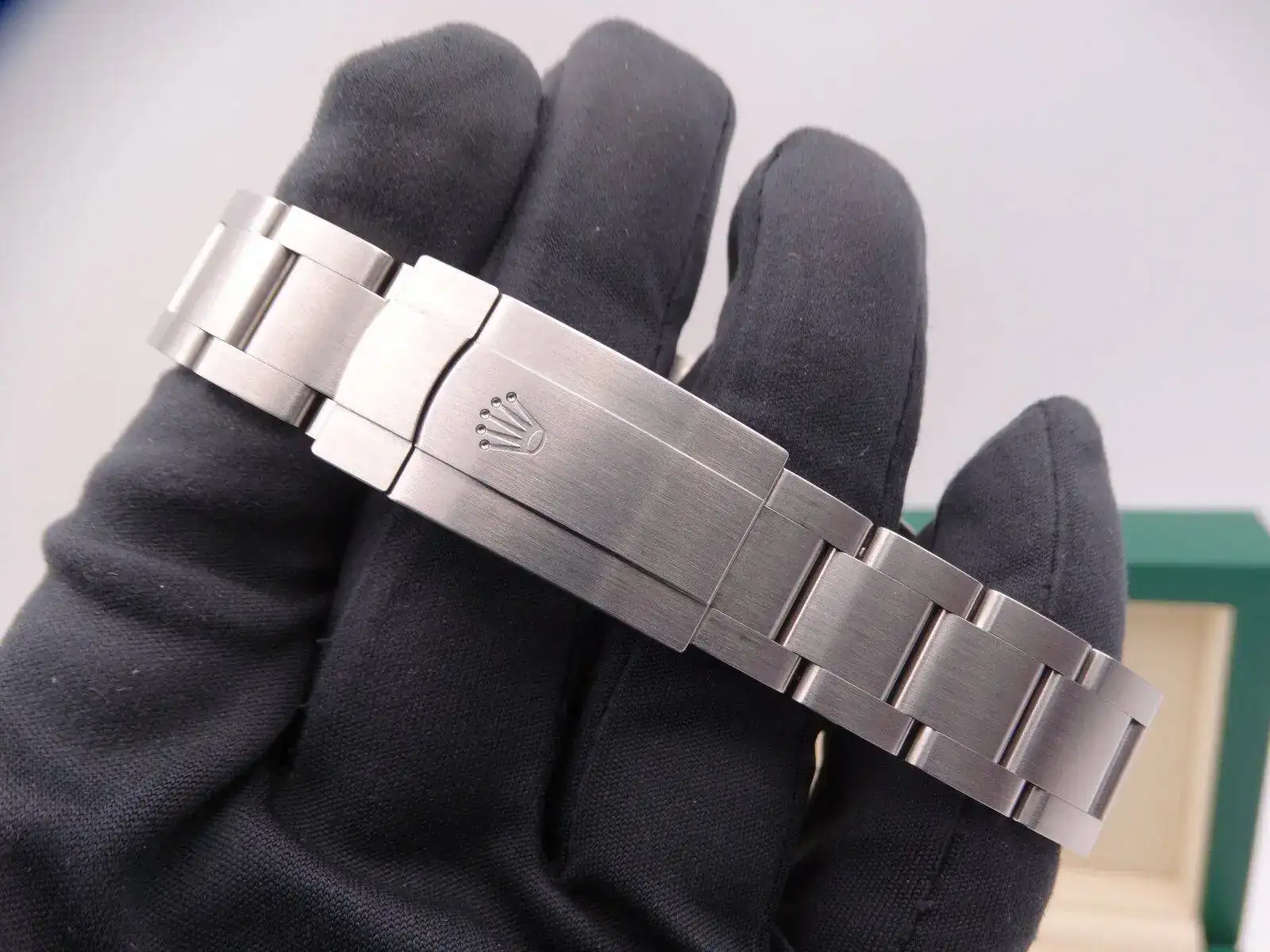 Rolex Oyster Perpetual Blue 00355.webp