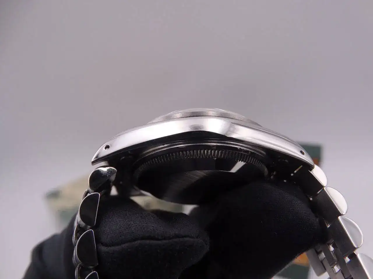 Rolex Oyster Perpetual Date 15200 02133.webp
