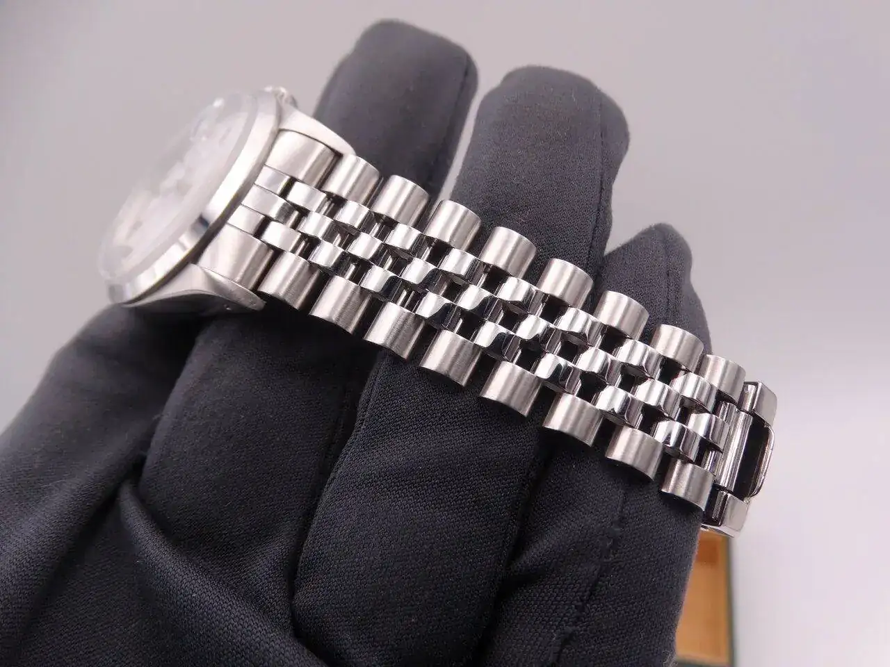 Rolex Oyster Perpetual Date 15200 02134.webp
