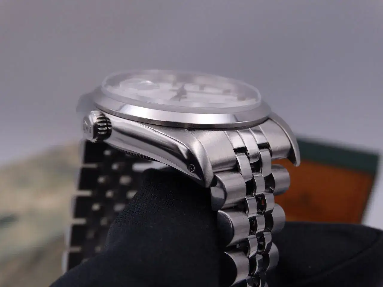 Rolex Oyster Perpetual Date 15200 02142.webp