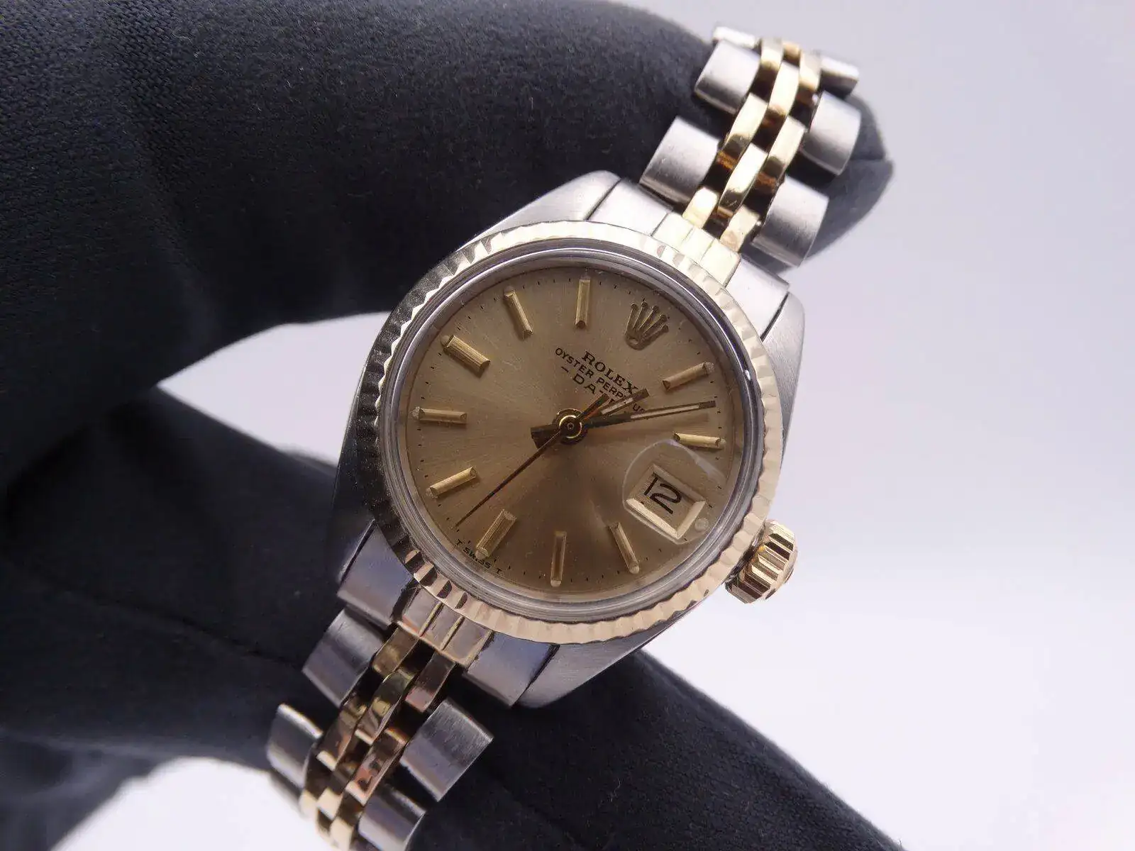 Rolex Oyster Perpetual Date 6917 Steel & Gold Lady 05214.webp
