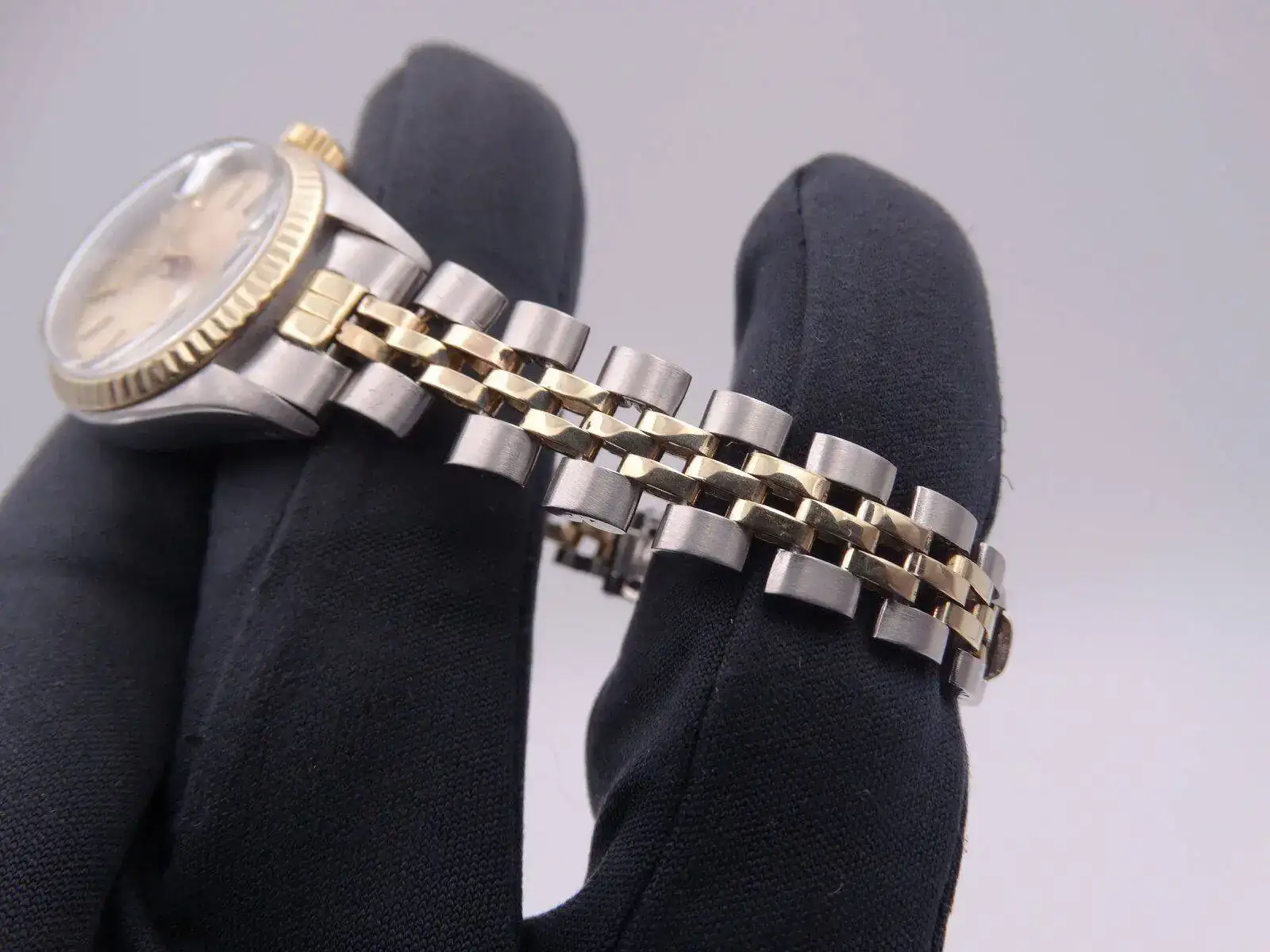 Rolex Oyster Perpetual Date 6917 Steel & Gold Lady 05218.webp