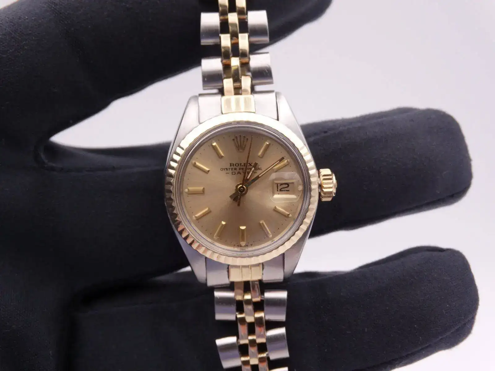 Rolex Oyster Perpetual Date 6917 Steel & Gold Lady 05230.webp