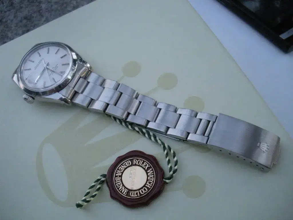 Rolex-Oyster-Perpetual-Date-ref.-15000-01.webp