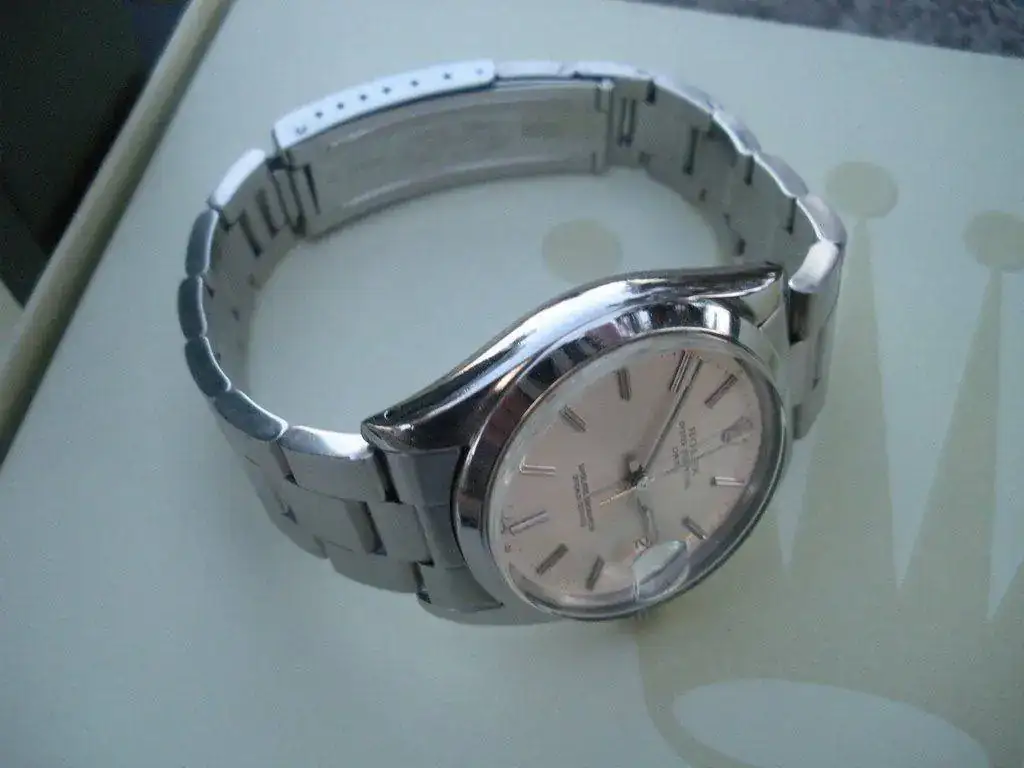 Rolex-Oyster-Perpetual-Date-ref.-15000-15.webp