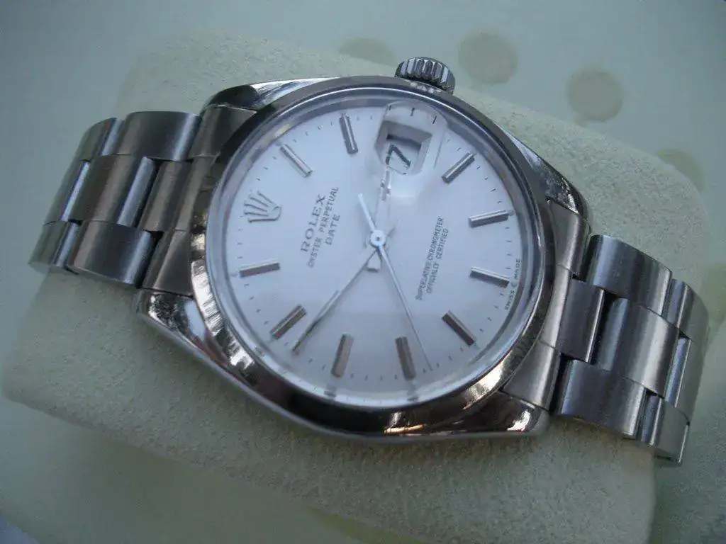 Rolex-Oyster-Perpetual-Date-ref.-15000-21.webp