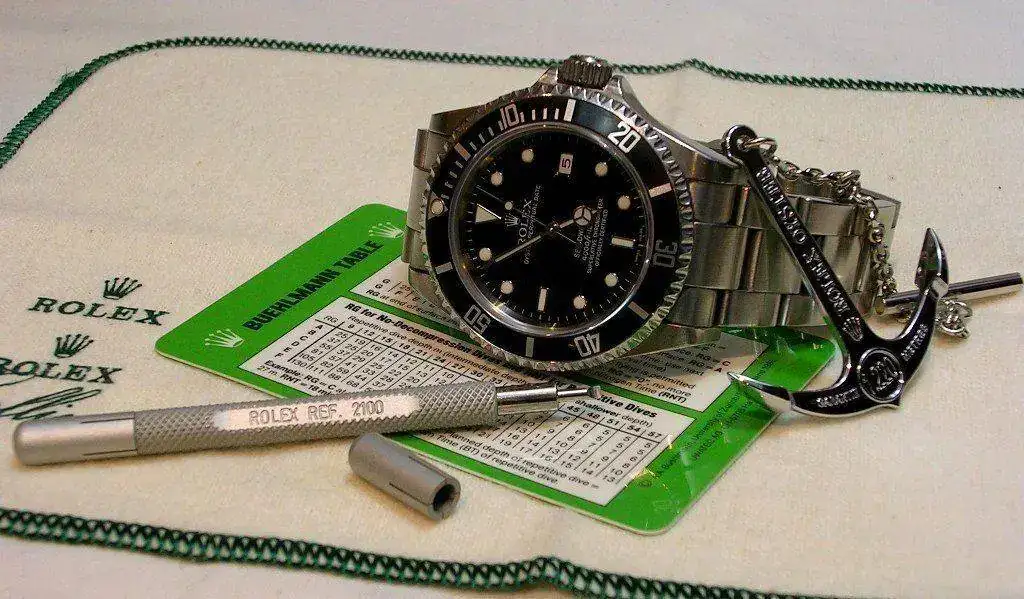 ROLEX-SEA-DWELLER-16600-33.webp