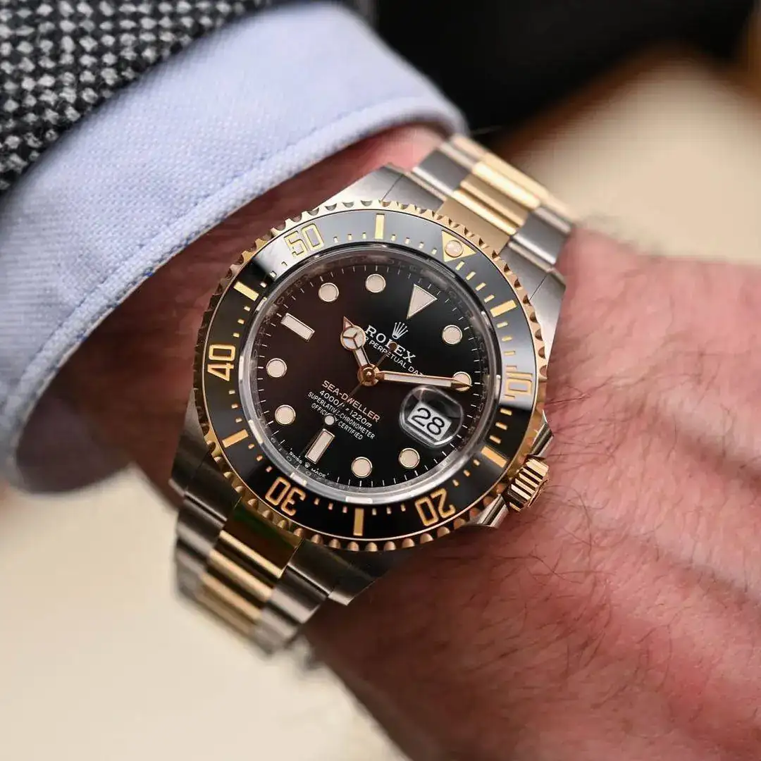 Rolex Sea-Dweller 43mm 1220M.webp