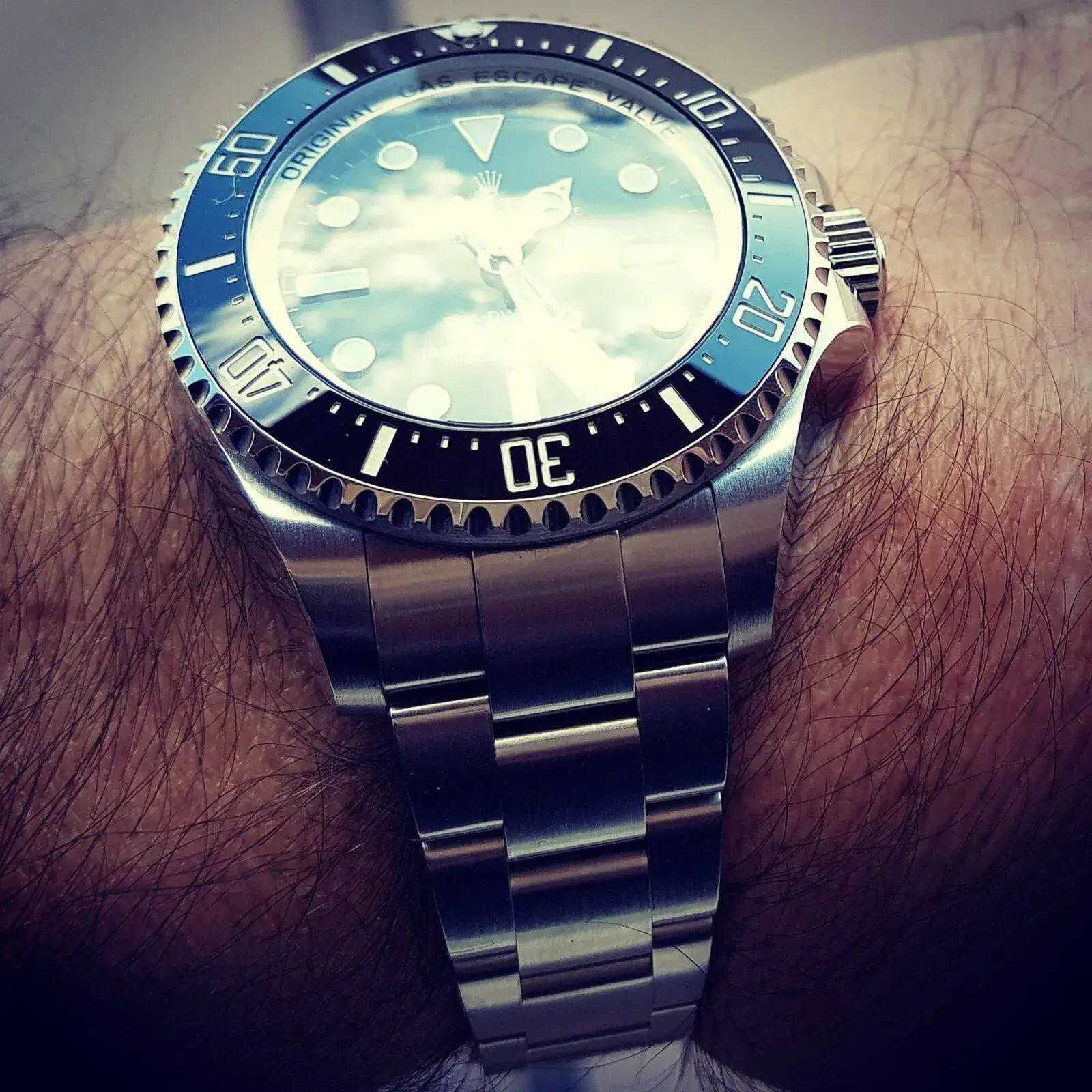 Rolex Sea-Dweller Deepsea 44mm 3900M Cal. 3135 Ref. 116660 (1).jpg