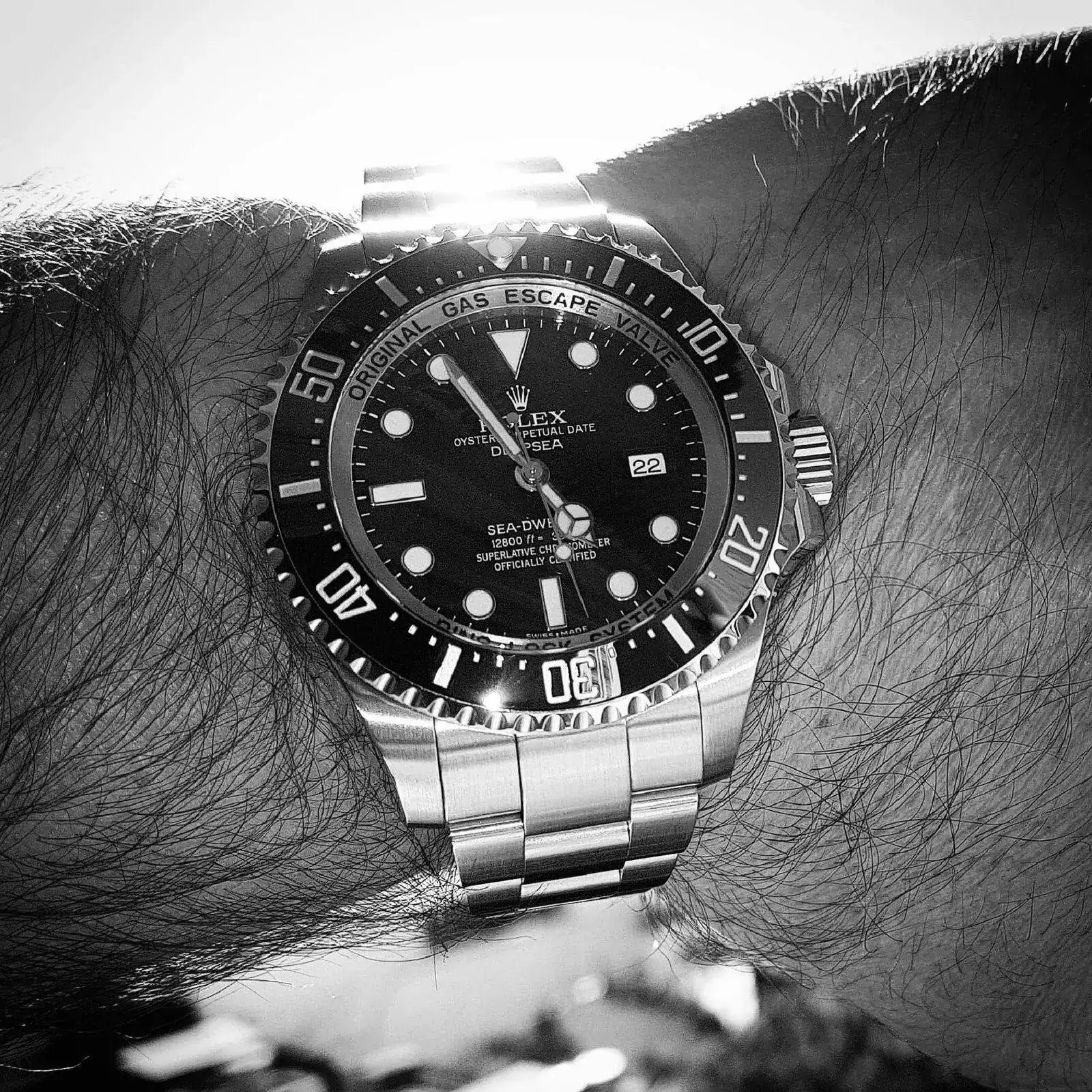 Rolex Sea-Dweller Deepsea 44mm 3900M Cal. 3135 Ref. 116660 (B&W).webp