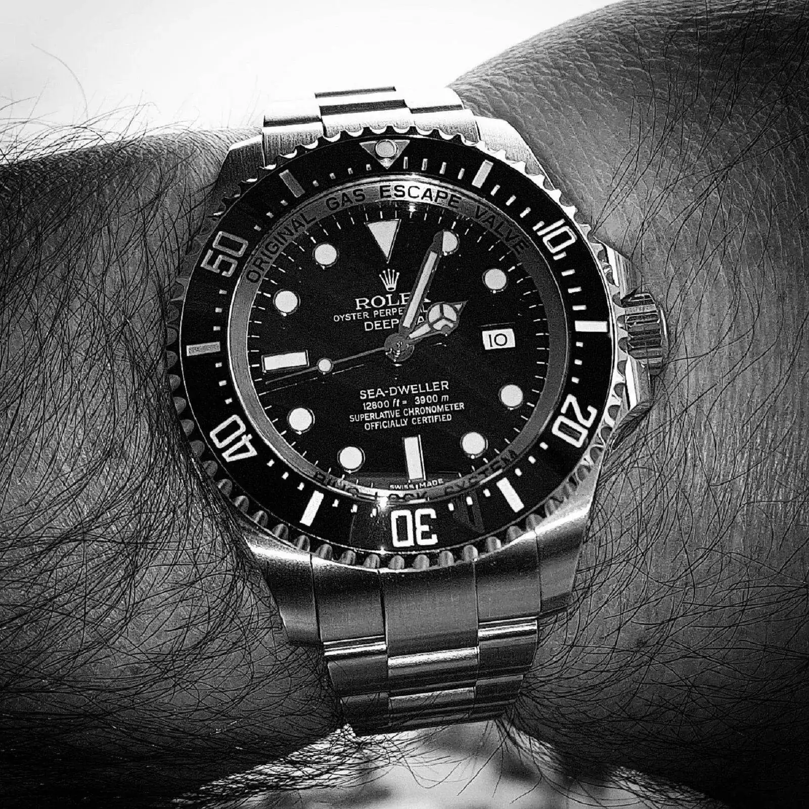 Rolex Sea-Dweller Deepsea 44mm 3900M Cal. 3135 Ref. 116660 (ByN).webp