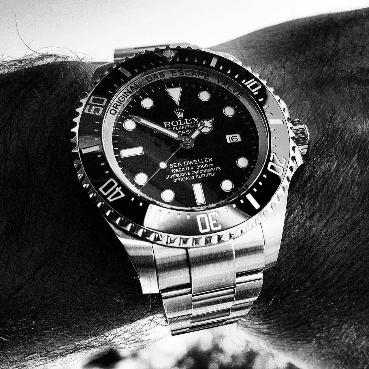 Rolex Sea-Dweller Deepsea 44mm 3900M Cal. 3135 Ref.116660 (ByN).webp