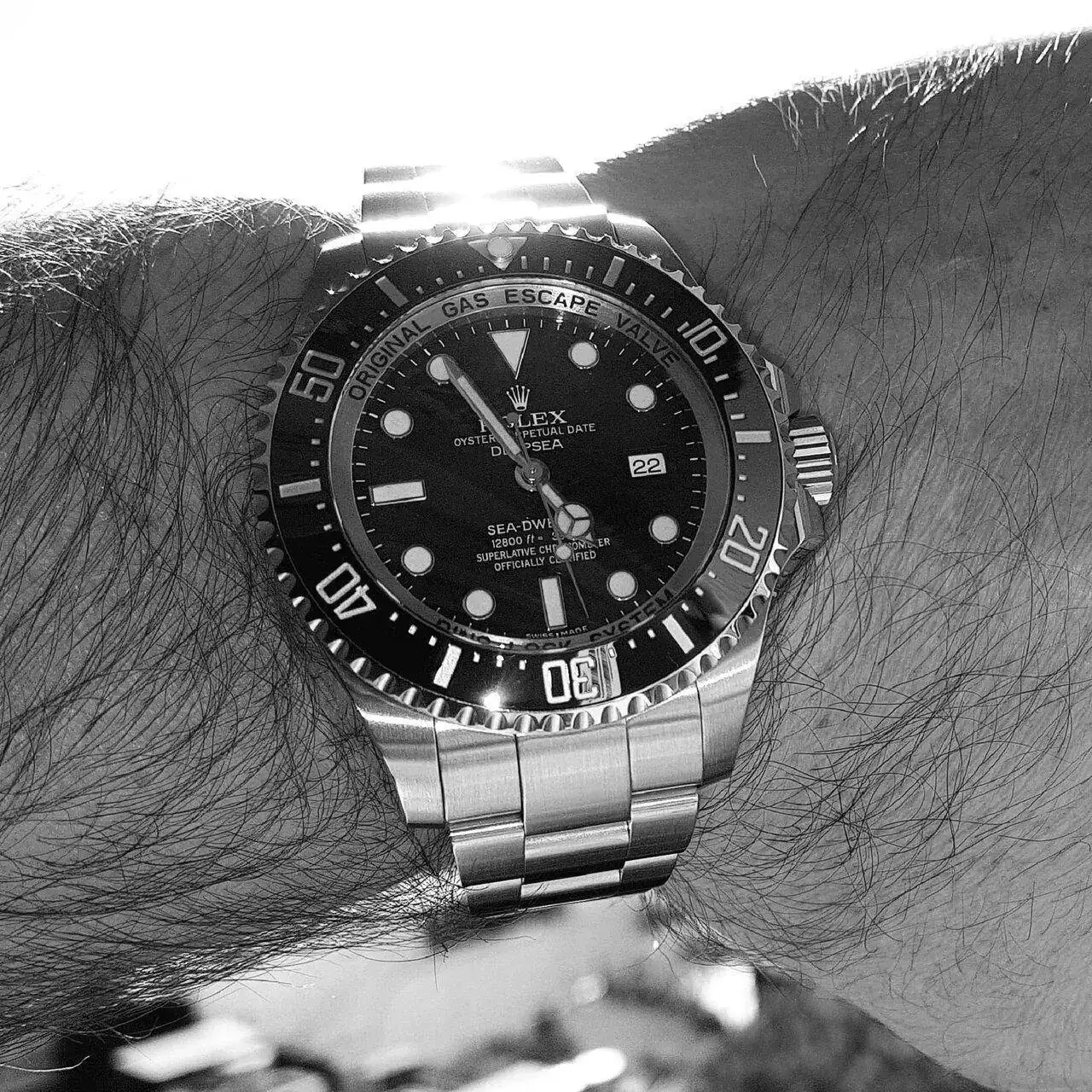 Rolex Sea-Dweller Deepsea 44mm 3900M Cal. 3135 Ref. 116660 (ByN).webp
