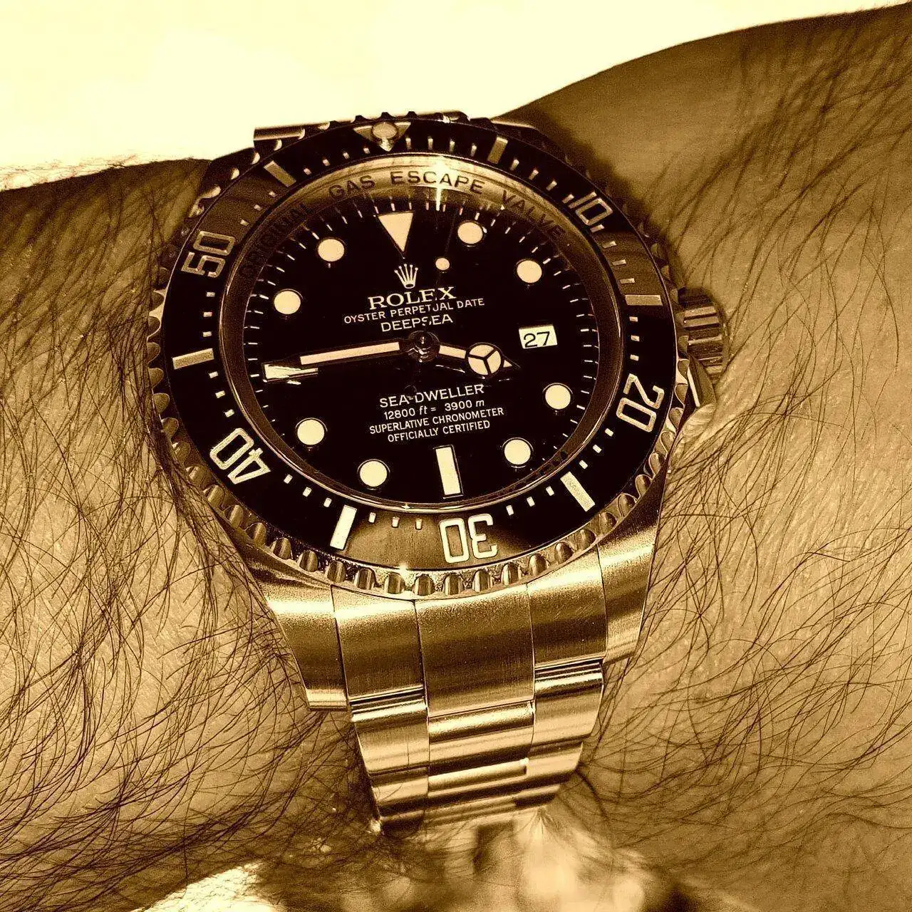 Rolex-Sea-Dweller-Deepsea-44mm-3900M-Cal.-3135-Ref.-116660-ConvertImage.webp