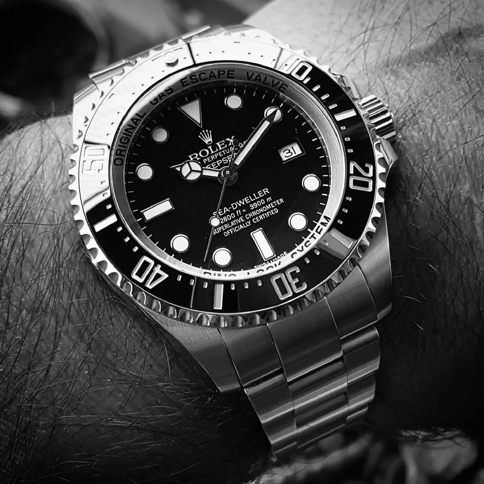 Rolex Sea-Dweller Deepsea 44mm Ref. 116660 (B&W) (1).webp
