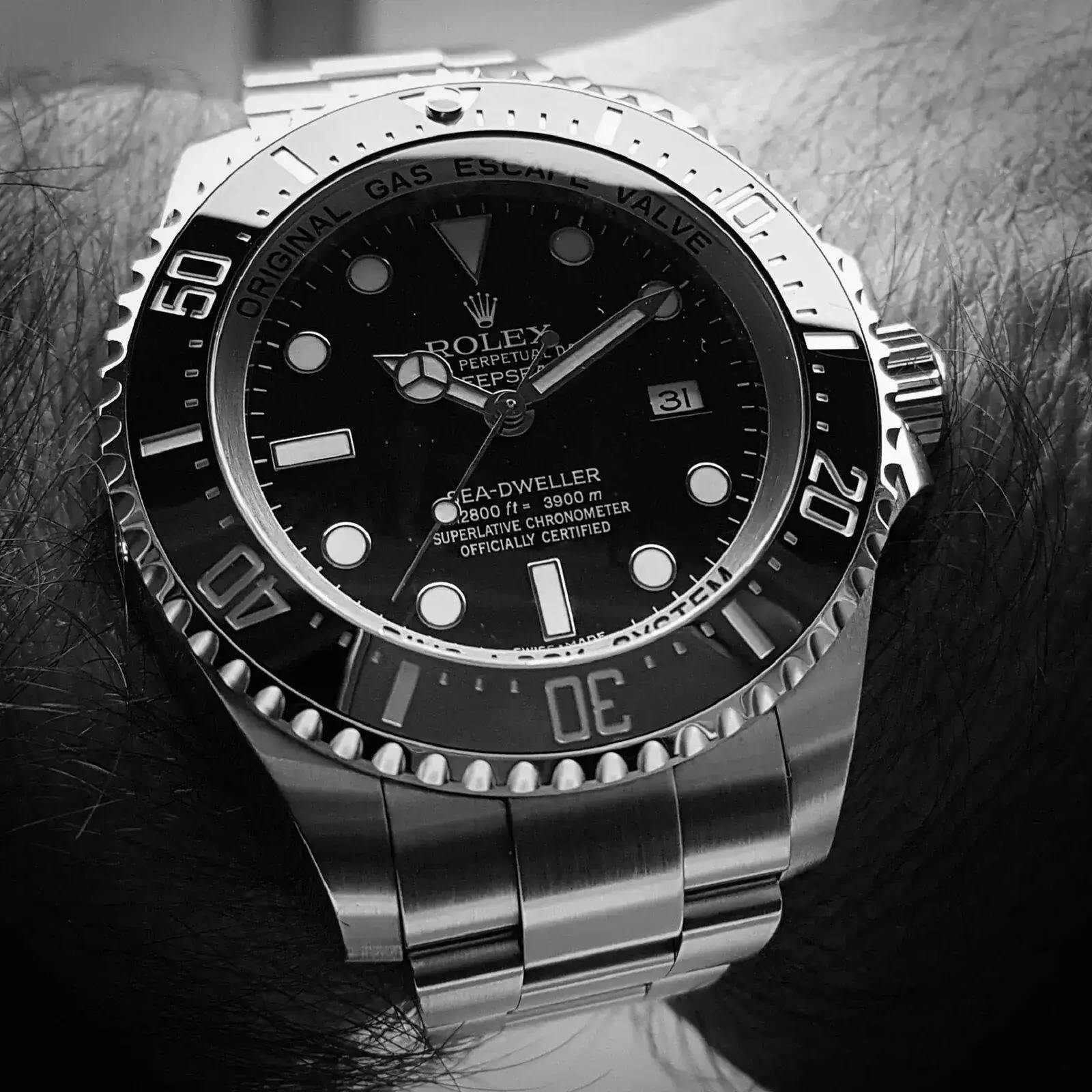Rolex Sea-Dweller Deepsea 44mm Ref. 116660 (B&W) (2).webp